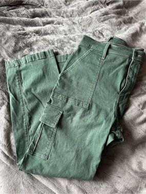 Size 13 Long Hollister Green High Rise Cargo Pants